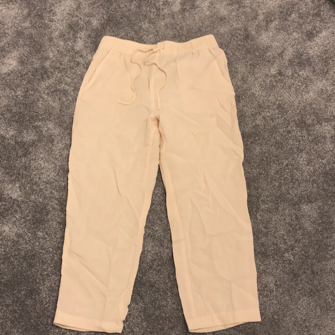 Hej säljer ett par linnebyxor 