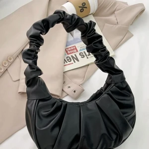 HELT oanvänd handväska!! - Helt oanvänd, säljer då jag har för många väskor och den inte kommer till användning 