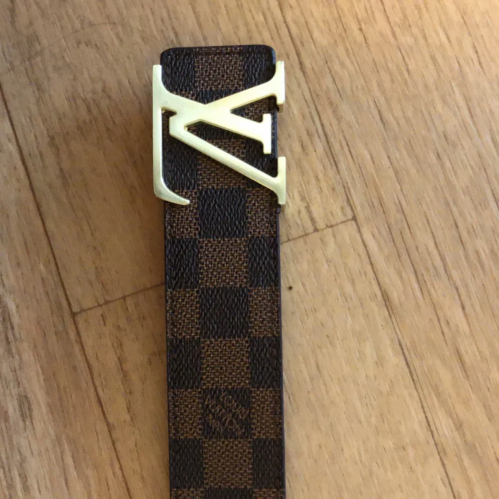 Louise Vuitton replika, ett väldigt bra gjort fake LV belte.. Accessoarer.