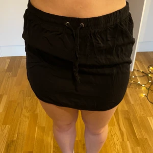Kjol - Jättefin o mjuk kjol från vero moda, jättebra skick. Köparen står för frakten💕