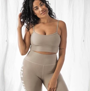 Sport bh  - Helt oanvänd, prislapp kvar! Nypris 175kr!