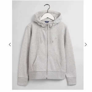 Gant kofta strl S/M - Den är i ganska bra skick bara att det är en annan färg på märket och innuti luvan , kan skicka bild om det önskas 