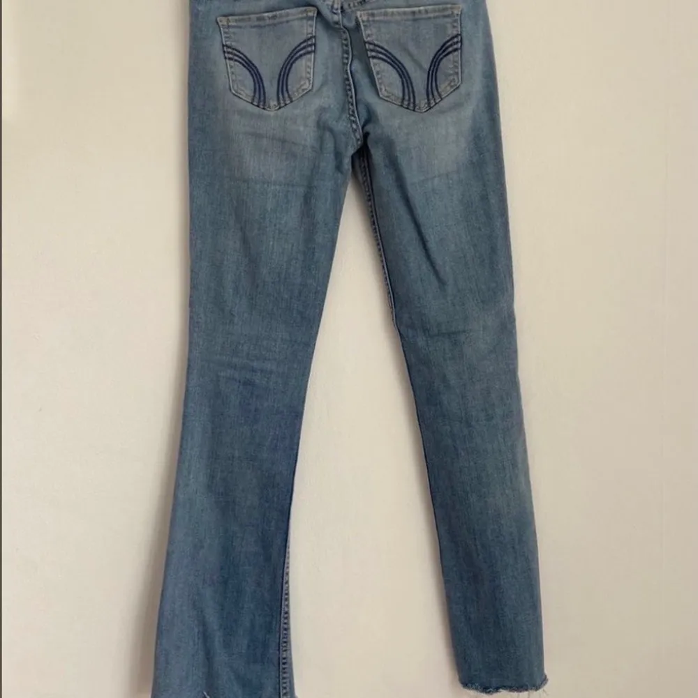 Hollister jeans i storlek 24/31. Mycket bra skick❤️. Jeans & Byxor.