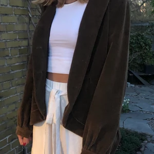 Brun blazer - Brun Manchester blazer såå snygg och sitter lite snyggt större på en s. Köpt secondhand ☺️