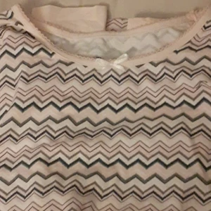 Tröja - Söt långarmad tröja, köparen står för frakten