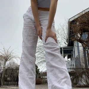 Linnebyxor lågmidjade - Lägger ut igen pga oseriös köpare!!! Buda inte om du inte sen kan köpa dom!! Så fina linne byxor ifrån marco polo💕  i super bra skick dom är som nya , inga defekter eller något , ! inte genomskinligt Köparen står för frakt ❤️köp direkt för 450+ frakt ( ERA BUD ÄR BINDANDE) nypris var 1200 kr 