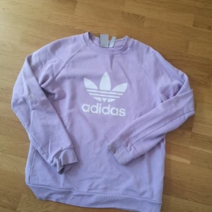 Sweatshirt  - Använd fåtal gånger 