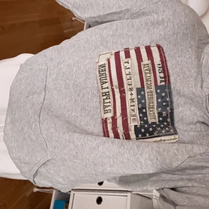 Ralph Lauren hoodie - I princip oanvänd hoodie, tror den är tvättad max 2 gånger. Strl M herr 