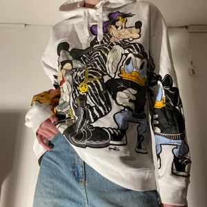 Moschino x hm - Limited edition. Nypris 899kr bra skick:) storlek S-M