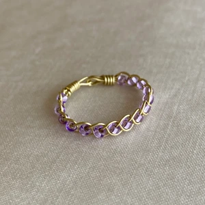 Ring - Handgjord ring 🔮. Kan göra efter önskemål om färg och storlek vid förfrågan. För att se fler ringar kika gärna mina tidigare inlägg ☺️