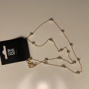 Halsband - Jätte snyggt dubbel halsband. Aldrig använt❤️