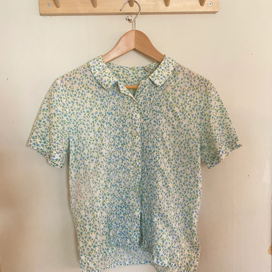 Blommig sommarblus strl S