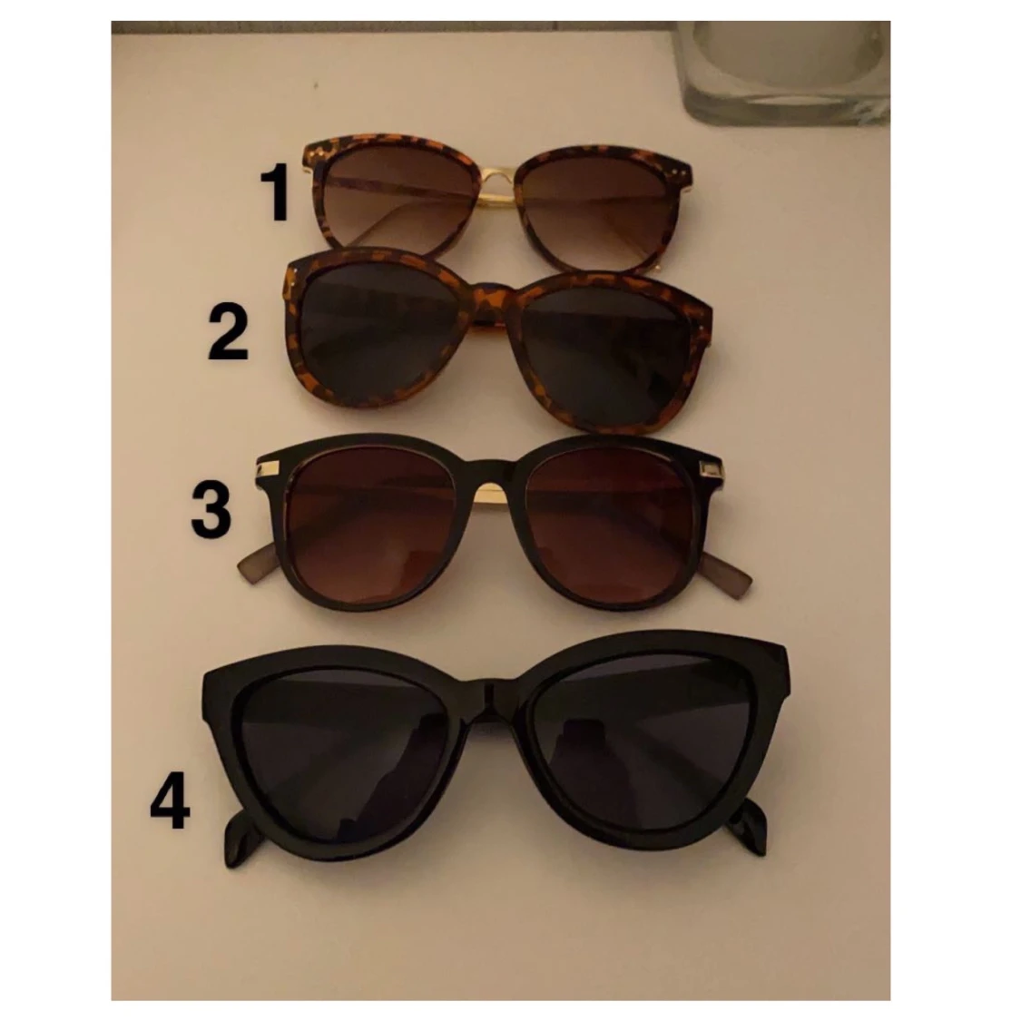 Solglasögon 30kr/st alla för 80kr