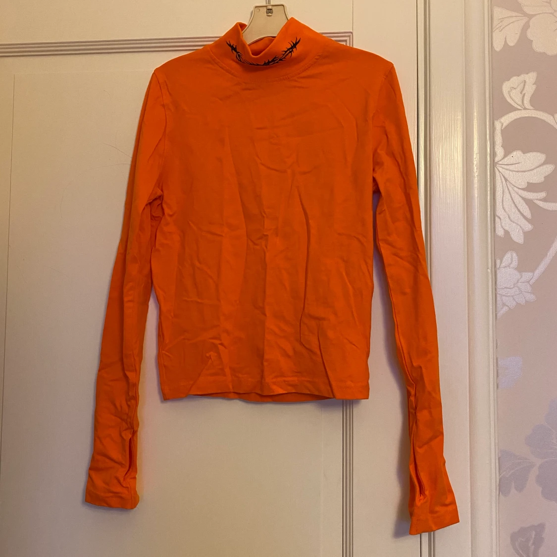 Orange tajt tröja - 90