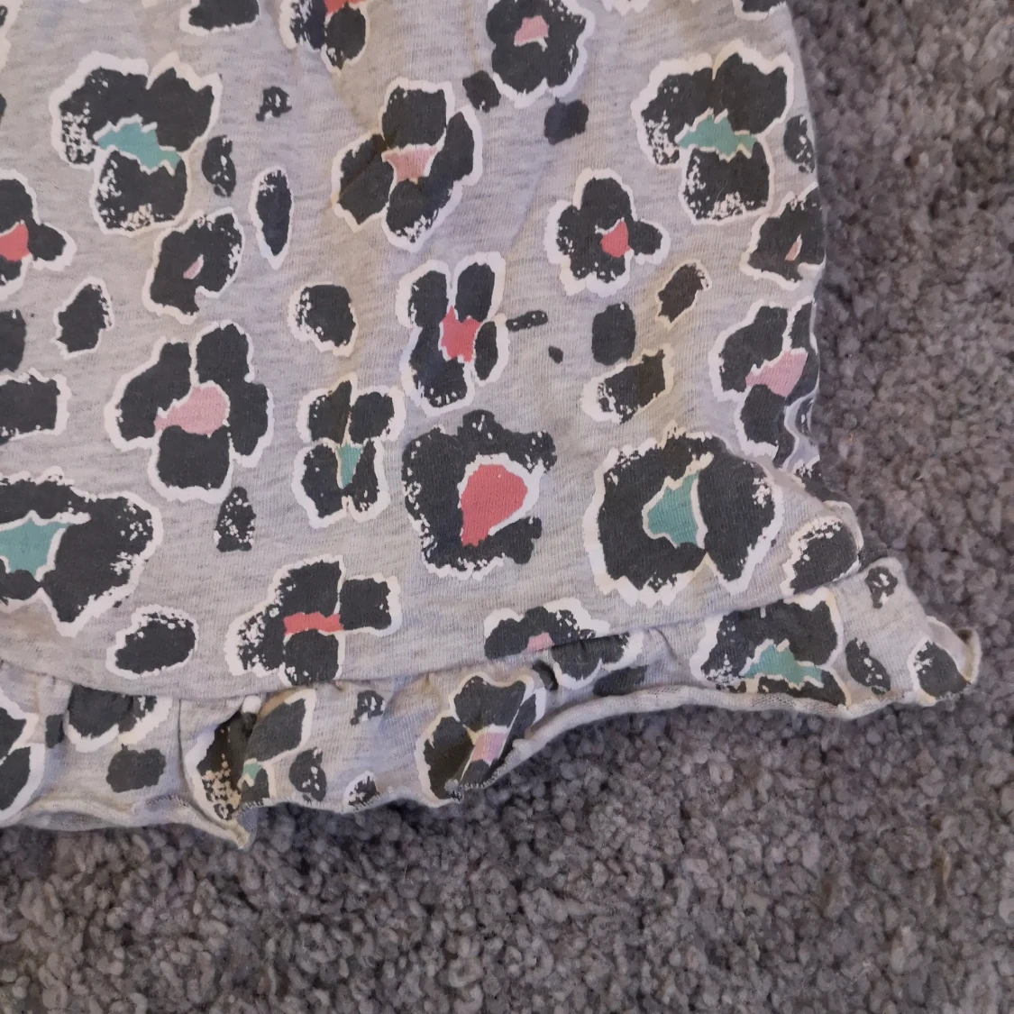 Grå pyjamas shorts med leopard mönster - 90