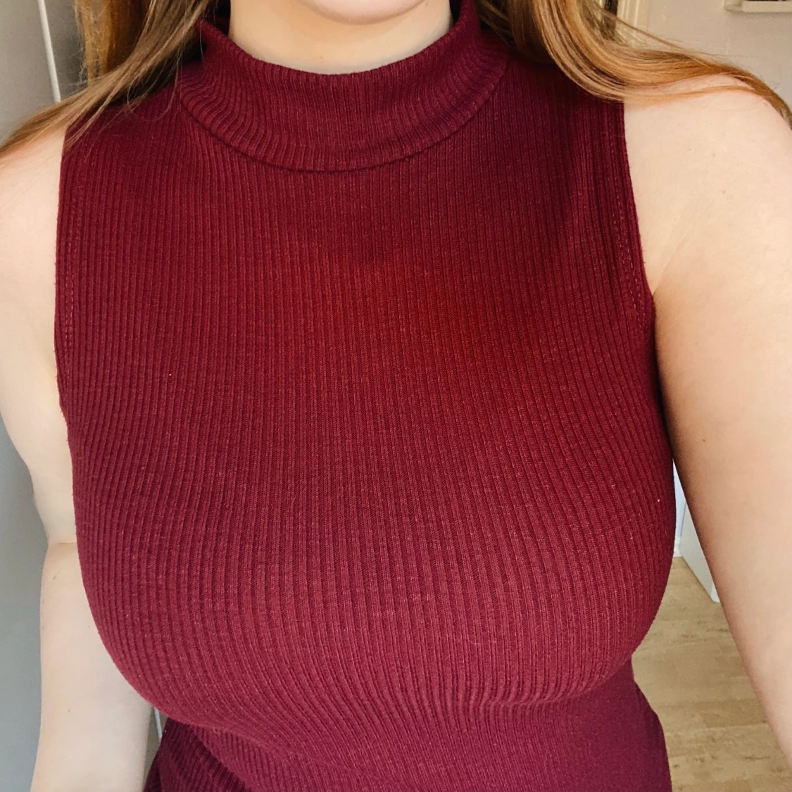 Vinröd klänning - 90