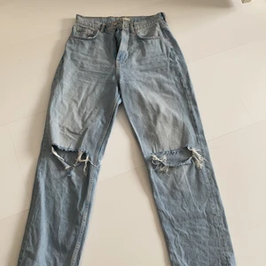 Gina 90s jeans - Säljer dessa populära gina jeans i storlek 38 då de är försmå för mig, endast använda 2 ggr. 