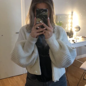 Jättemysig kofta🤍 - Från Gina tricot