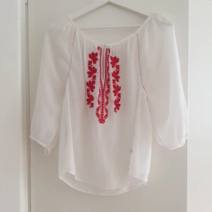 Blus från hollister - Söt blus från hollister. Bra skick 🌸🌺