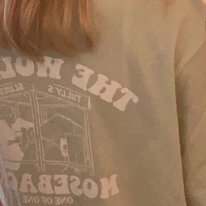 One of One T-shirt - Säljer min one of one t-shirt, säljer pga att jag aldrig har använt den. Den är i bra skick.