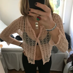 Fin tröja!  - Super fin rosa tröja/kofta! Bra skick! Kan skicka fler bilder om det önskas 🌟🌟☺️