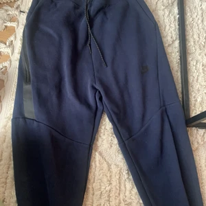 Nike mjukisbyxor - Nike mjukisbyxor i storlek S (herrstorlek) 