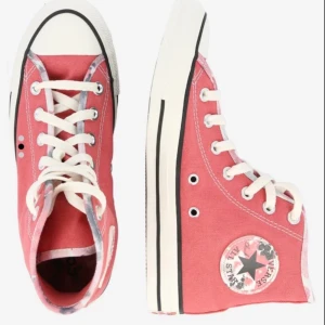  Converse💓 - Helt nya har bara använt en gång❤️❤️ storlek 36,5