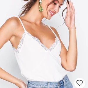 Nelly linne  - Linne från Nelly i strl M. Endast använd en gång. Ord pris. 249 kr, säljer för 100 kr inkl frakt. 