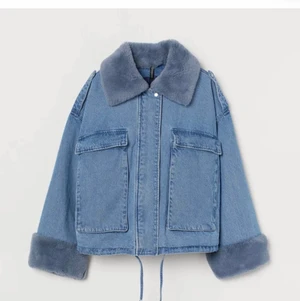 SÖKER!!!  - Söker denna jackan från H&M i storlek XS eller S hör av dig om du säljer!