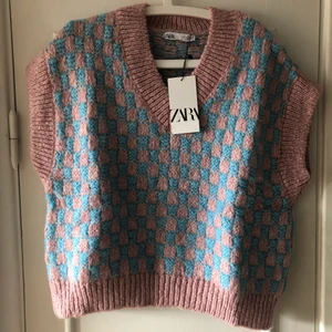 Väst Zara - Väst från zara, aldrig använd! Boxig modell. Storlek M