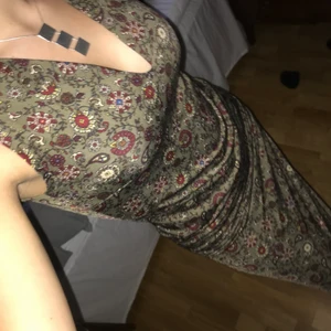 Klänning  - Superfin klänning i bra skick 😍 stretchigt tyg!