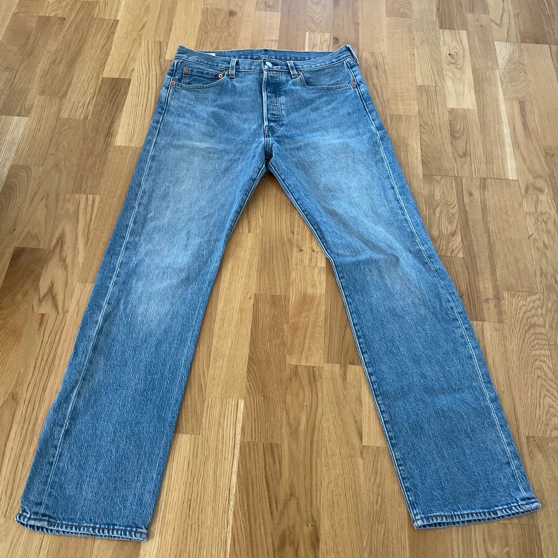 Levis 501 jeans