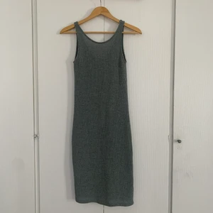 Virkad klänning  - Klänning från zara knappt använd, storlek S 💫