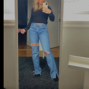 Jeans - Populära skit snygga jeans från pull and bear. Storlek 40. Köparen står för frakten 