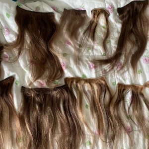 Rapunzel löshår  - Äkta löshår från Rapunzelofsweden (clips). Har slingat det själv. Vissa delar är mer slitna än andra och några av fästena behövs sys om, därav priset 