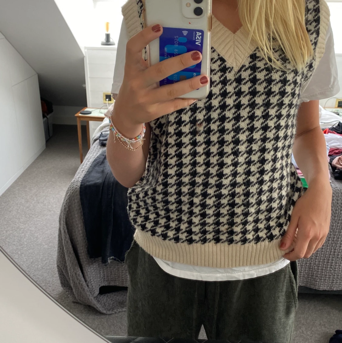 Stickad väst, storlek S