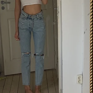 Mom jeans - Så fina mom jeans! Köparen står för frakt på 66 kr. Jag är 170