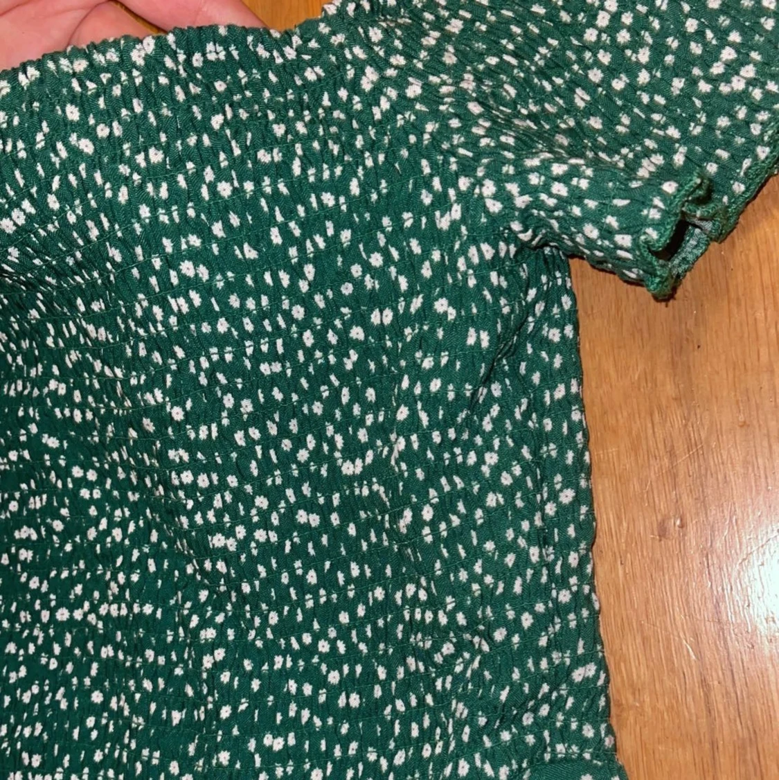 Grön blommig klänning med slits strl 34 - 91