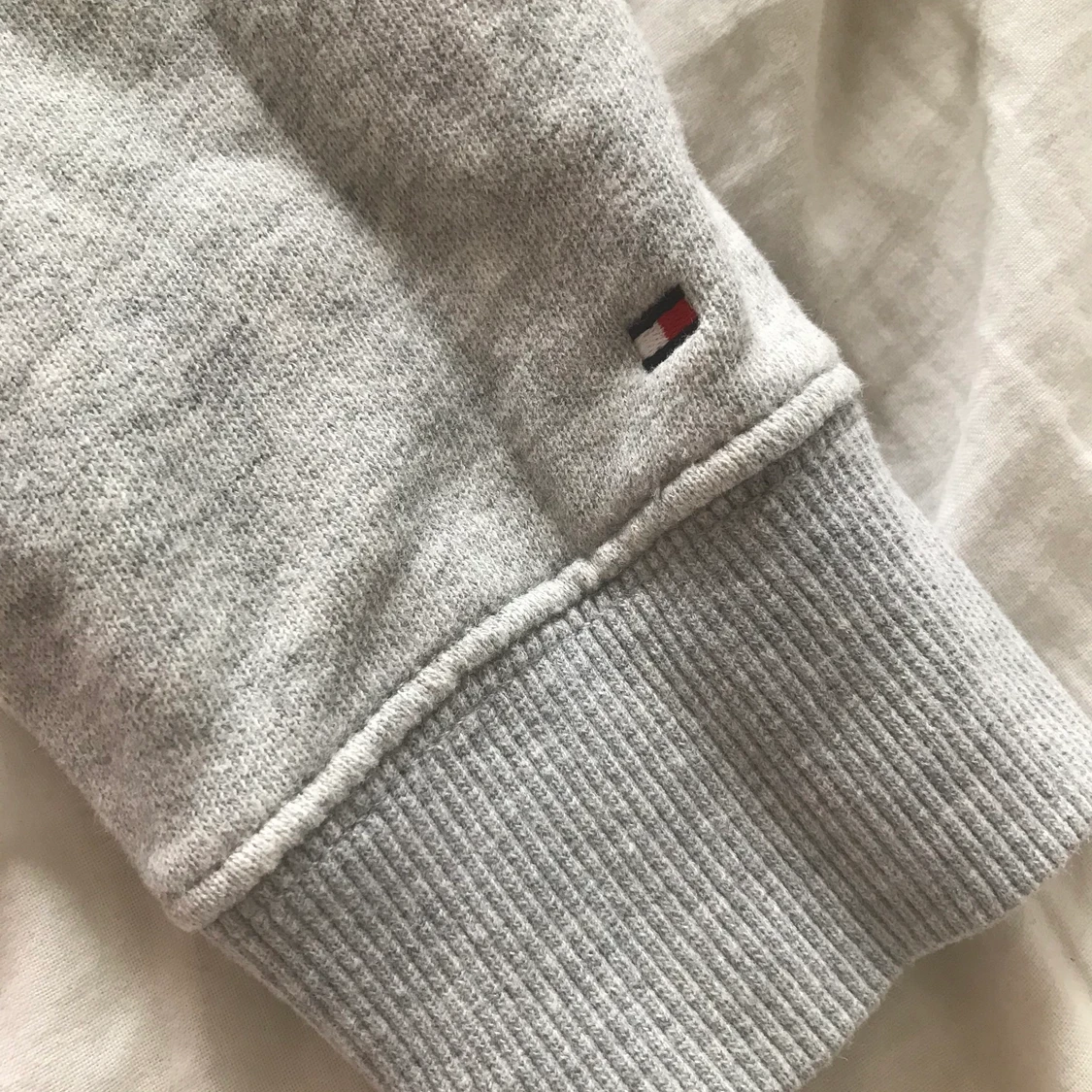 Tommy hilfigher  - 91