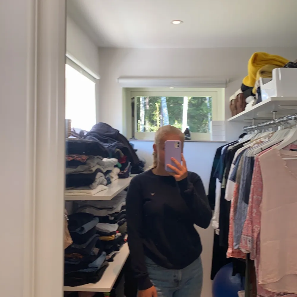 Säljer denna fina finstickade tröja ifrån gant. Sparsamt använd och köpt för 800 kr. Säljs för 150+ frakt kom privat för andra prisförslag. . Neuletakit & Villapaidat.