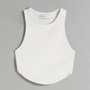 Topp - 2 toppar från bershka som jag aldrig använt (prislapp finns kvar) köp en för 30 två för 50kr❤️