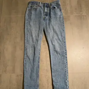 Levis jeans w28 l30
