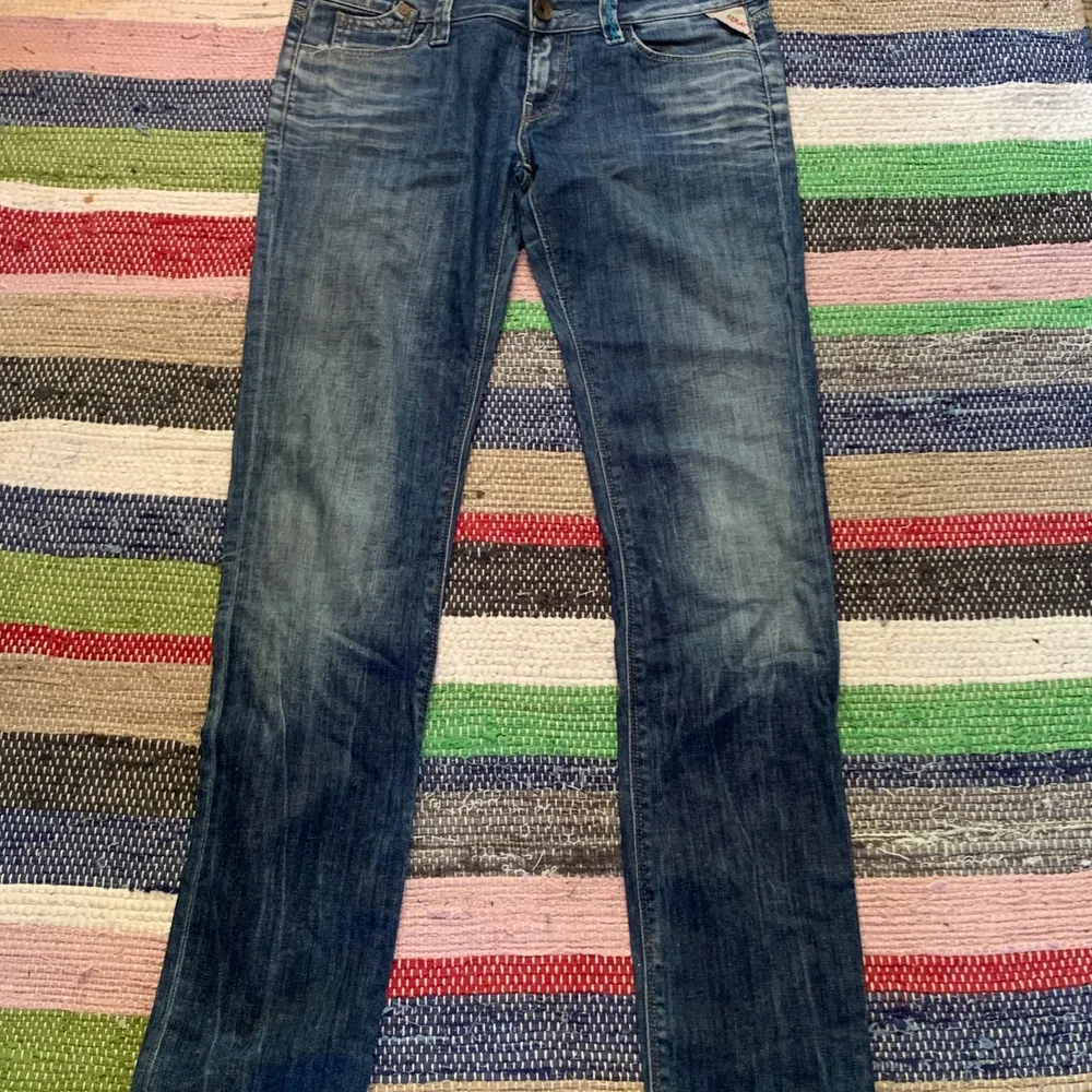 Low waisted jeans blåa!. Jeans & Byxor.