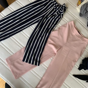 Byxor - Ljusrosa Ankellånga byxor, strl M Bra skick. 150kr/st,  Frakt tillkommer! (Randiga är sålda)