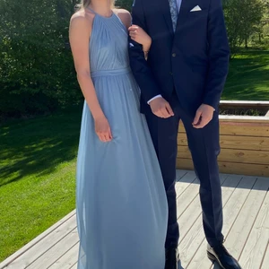 Balklänning  - Säljer min superfina blåa balklänning (använd endast en gång)