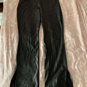 Skinn byxor  - Storlek L