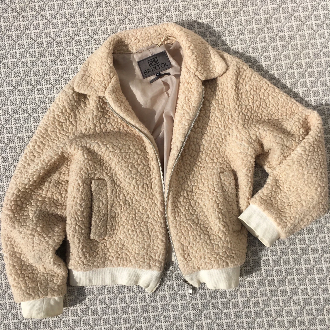Beige Teddyjacka från Brixtol XS-S - 90