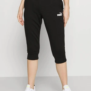 Puma byxor - Puma byxor, har använt de 2 gånger, storlek 38, köpte för 349kr, säljer för 200kr