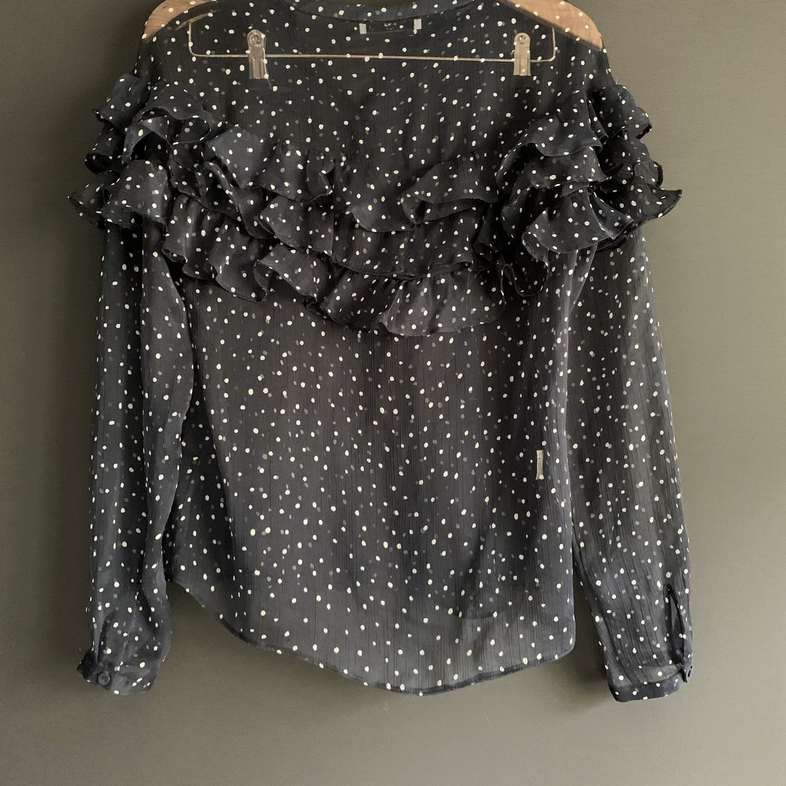 Prickig blus från Mango - 90