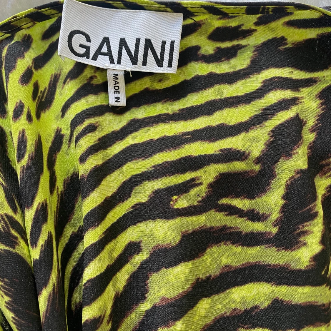 Klänning från GANNI